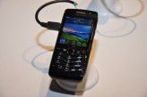 Blackberry Pearl 3G: Der neue kleine Blackberry von RIM. Wahlweise mit komprimierter QWERTZ-Tastatur oder mit Telefontastatur. 