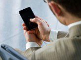 Immer zur Hand, stets hilfreich bei allerlei Arbeiten: Smartphones und Tablets bleiben 2012 jedoch eine Herausforderung für die IT-Sicherheit.
