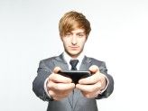 Suchen Mitarbeiter ihr mobiles Arbeitsgerät selbst aus, nutzen sie es mit mehr Freude - auf Seiten der Unternehmens-IT sieht das oft anders aus.