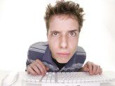Nach Paragraf 42 des Bundesdatenschutzgesetzes muss der Betroffene seine Datenpanne der Aufsichtsbehörde melden.