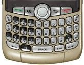 Tastatur eines Blackberry Curve. Wer sich einige Kombinationen merkt, kann die Bedienung beschleunigen. Über Alt + Escape lässt sich zwischen mehreren geöffneten Anwendungen hin- und herschalten.