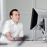 Viele Admins schieben Überstunden und müssen deshalb Abstriche beim Privatleben machen. 