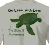 Macht sich gut unter dem Business-Hemd: Das Slow IT-Movement-Shirt.
