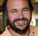 Das Lachen könnte ihm noch vergehen. Paul Maritz, CEO von VMware und Ex-Manager von Microsoft, sieht sich einem verstärkten Angriff seines früheren Arbeitgebers auf die Virtualisierungs-Bastion VMware ausgesetzt.