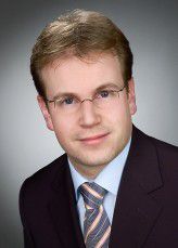 Andreas Dietze ist Partner im Kompetenzzentrum InfoCom bei Roland Berger Strategy Consultants.