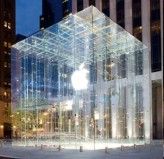 Apple - hier der Shop in New York - inszeniert sich gerne als Kult: exklusiv und von den Massen geliebt. Mit der iPad-Einführung in Europa werden gleichzeitig die Rechte der Retailer beschnitten.