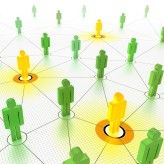 Besonders in kleineren Unternehmen werden viele offene Stellen über das persönliche Netzwerk besetzt.