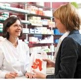 Das Beratungsgespräch in der Apotheke vor Ort gehört zu den heiligen Kühen der Apothekerzunft. Die Internet-Apotheken sehen das anders.