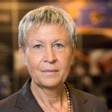 Elisabeth Hoeflich CIO von Continental: "Wir sollten in gebotenem Rahmen etwa über Lizenzmodelle von großen Firmen sprechen – oder wie wir zu offeneren Systemen mit klaren Schnittstellen kommen."