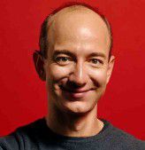Amazon-Chef Jeff Bezos überlegt, wie der Konzern die Versandkosten mit Packstationen herunter fahren kann.
