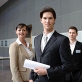 Auch Online-Banking braucht persönliche Service-Angebote. Doch die ergänzende Kundenberatung per Telefon und e-Mail bleibt oft unvollständig, so eine aktuelle Studie.