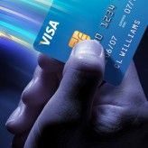 Kontaktloses Bezahlen im In- und Ausland vespricht die Funktion "Visa payWave".
