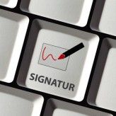 Die elektronische Signatur ist beim Rechnungsversand per Mail nicht mehr nötig.