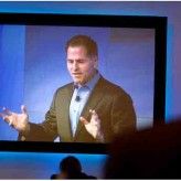 Dell-Chef Michael Dell hatte schon vor zwei Jahren die "virtuelle Ära" proklamiert. Doch gerade kleinere Unternehmen spielen nicht mit.