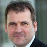 Stephan Tromp vom Handelsverband Deutschland (HDE) unterstützt die alternativen Bezahlmöglichkeiten per Handy, mit denen Bargeld und Kreditkarte abgelöst werden sollen.