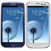 Das Galaxy SIII bringt Samsung in den Farben Pebble Blue (links) und Marble White (rechts).