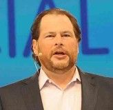 Marc Benioff, CEO von Salesforce, liebt die großen Auftritte: Er propagiert die "social revolution" für die Unternehmen und meint größere Marktanteile für seine Firma.