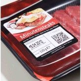 Minutensteak mit Background-Informationen: Der QR-Code klärt über Herkunft und weitere Details des Fleischprodukts auf.