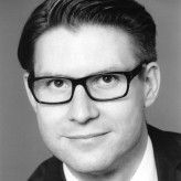 Matthias Gröbner ist bei Roland Berger im Competence Center Financial Services tätig.