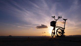 Faltrad von Brompton, Dahon und Moulton im Test: So schlagen sich Falträder im Alltag - Foto: Ko Kim - shutterstock.com