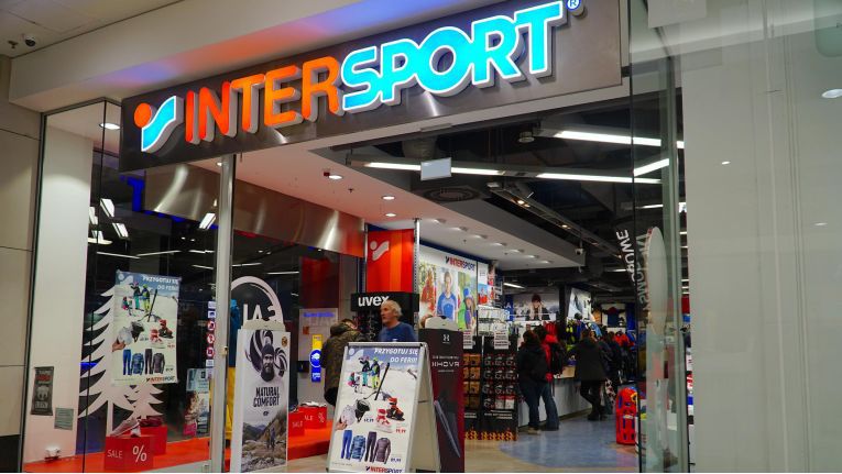  Intersport abre una tienda outlet en el centro comercial Llobregat Centre