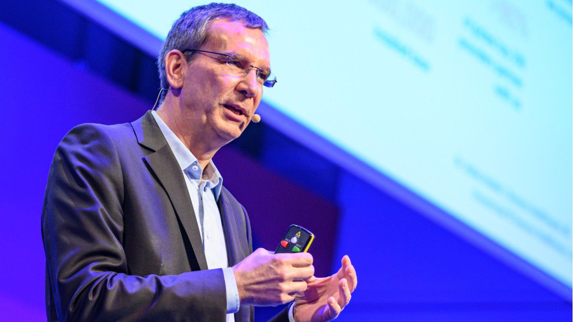 Siemens Healthineers CIO Stefan Henkel stellt die drei strategischen Stoßrichtungen vor.
