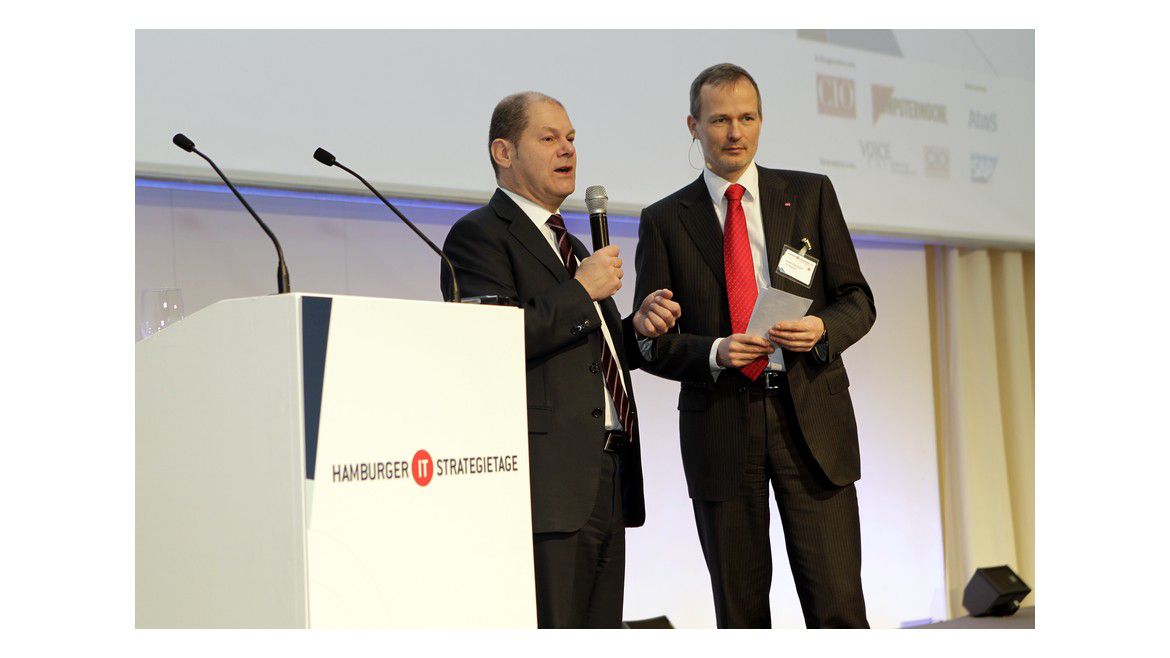 Der Erste Bürgermeister Hamburgs, Olaf Scholz (links), und heutige Bundeskanzler (SPD) sprach auf den Hamburger IT-Strategietagen 2012.